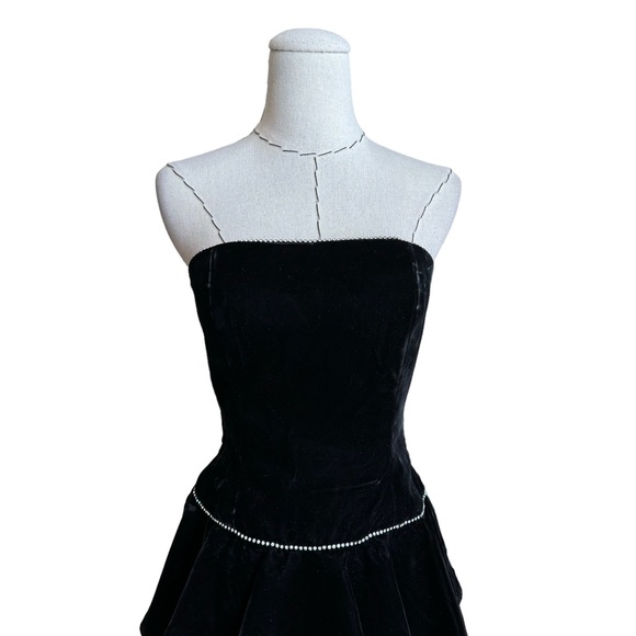 Vintage 80s A. J. Bari Saks Black Velvet Peplum Rhinestone Trim Strapless Dress - Picture 2 of 10